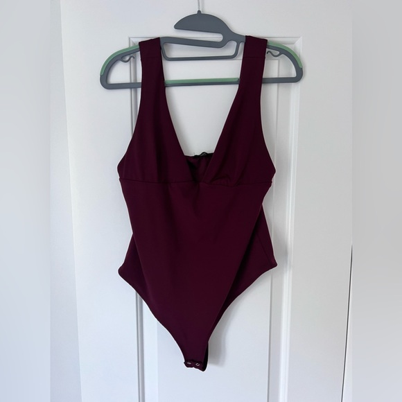DYNAMITE Sculpt Bare Deep V Bodysuit [NWOT] - Picture 3 of 5
